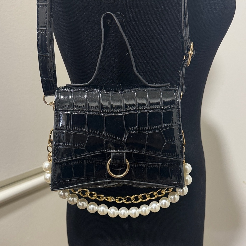 Elegant Black Croc-Embossed Handbag with Pearl Detail